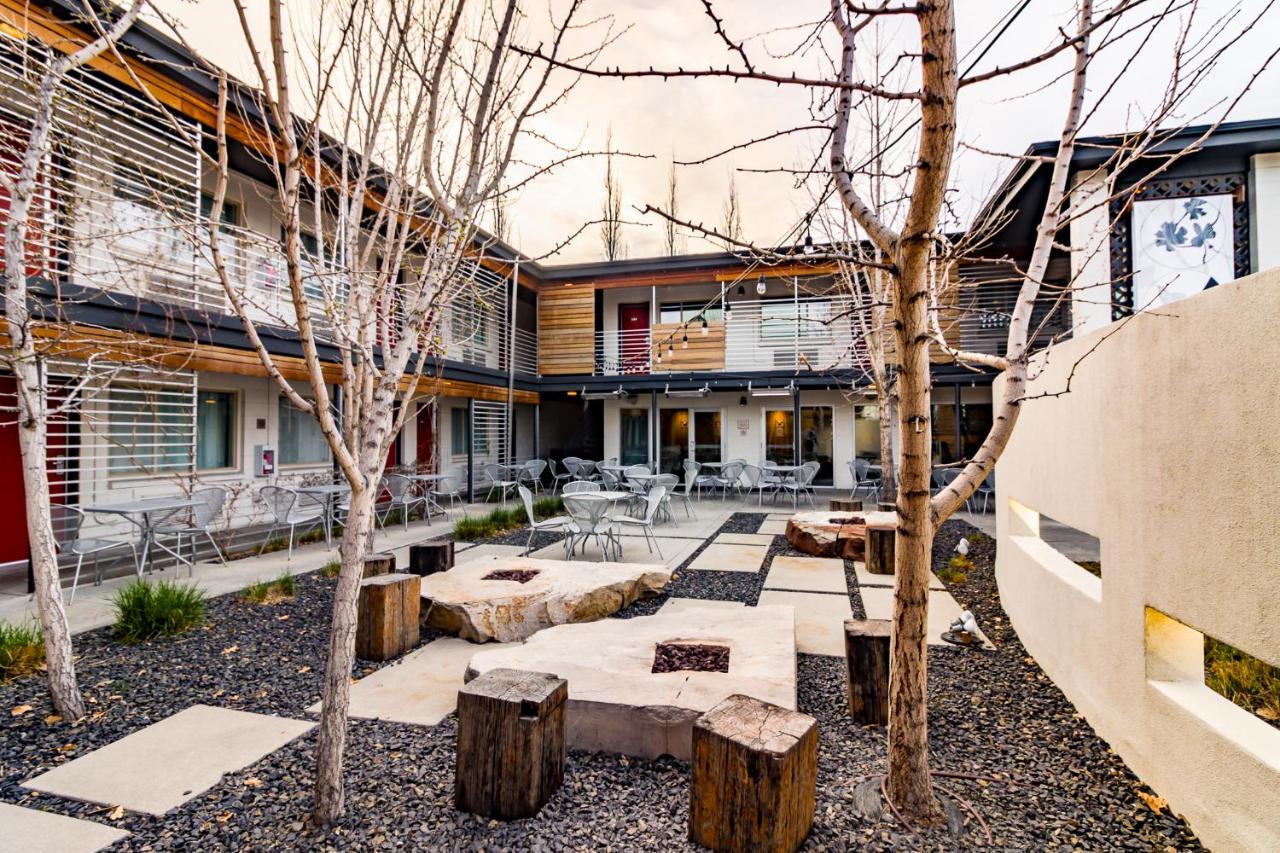 Modern Hotel بويسي المظهر الخارجي الصورة