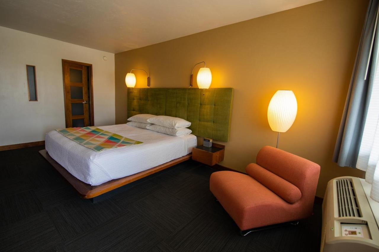 Modern Hotel بويسي المظهر الخارجي الصورة