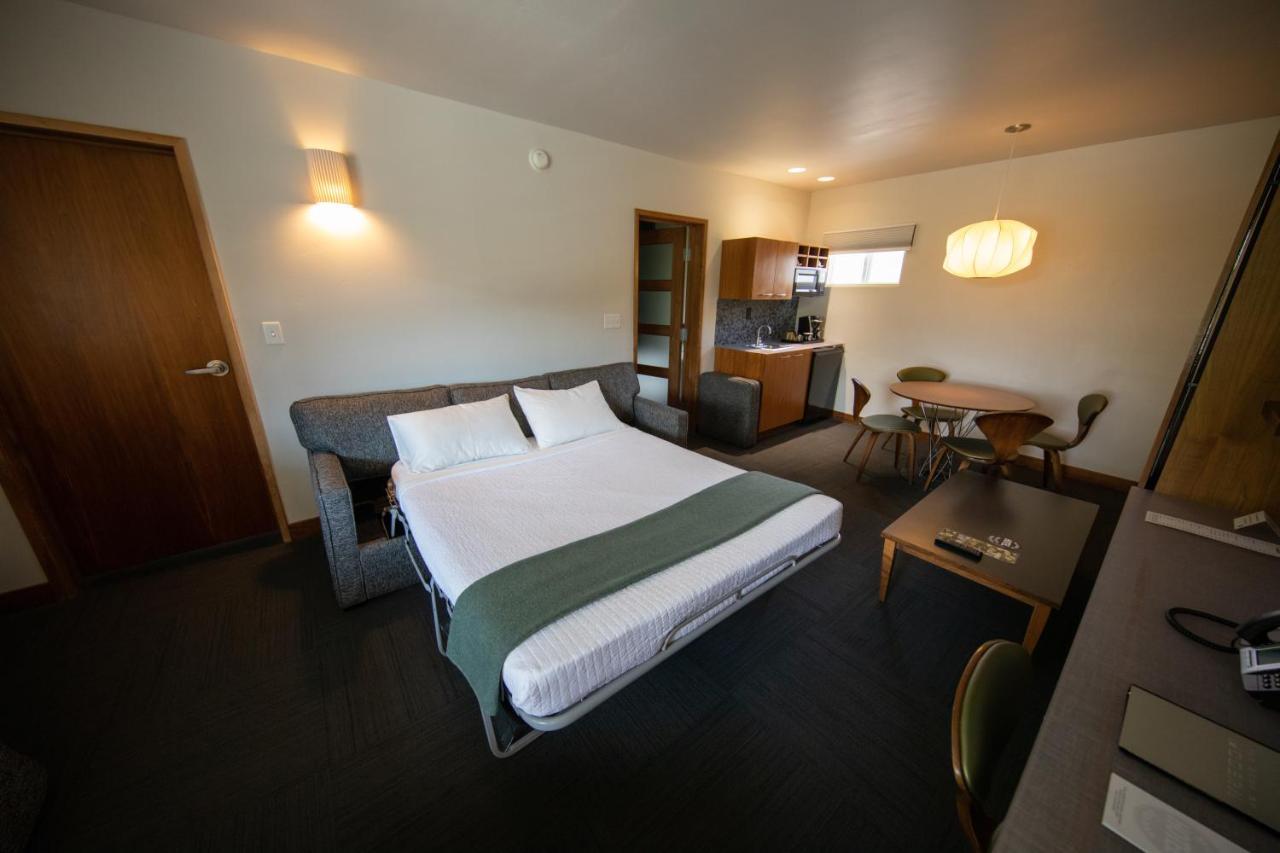 Modern Hotel بويسي المظهر الخارجي الصورة